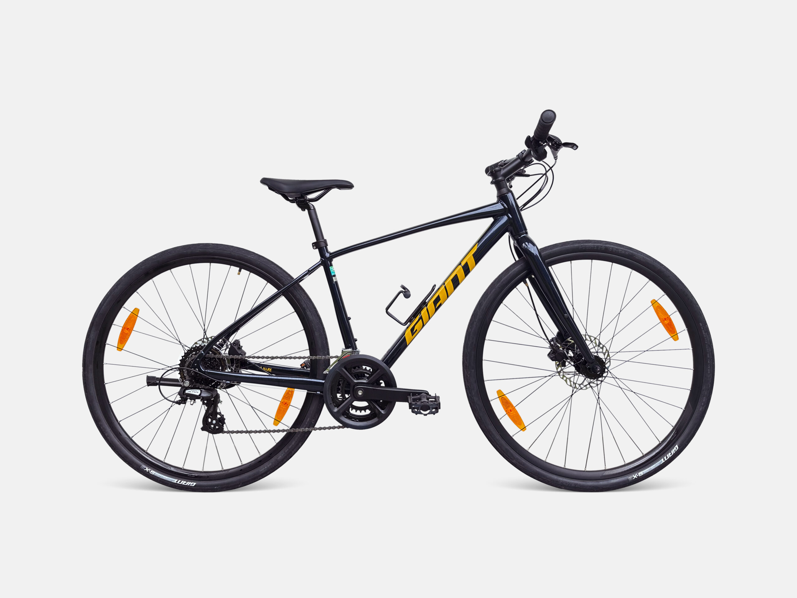 Studio portrait of a Giant Escape touring bike, available for rent from Thailand Cycle Tours in Hua Hin.