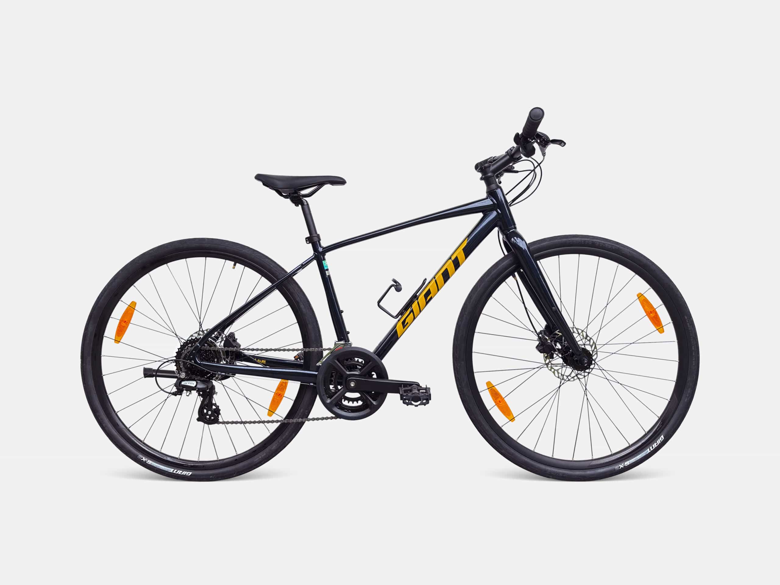 Studio portrait of a Giant Escape touring bike, available for rent from Thailand Cycle Tours in Hua Hin.
