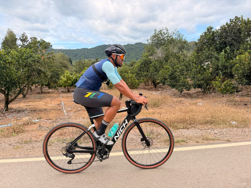 Thailand Cycle Tours beim Rennradfahren auf Thailands Straßen