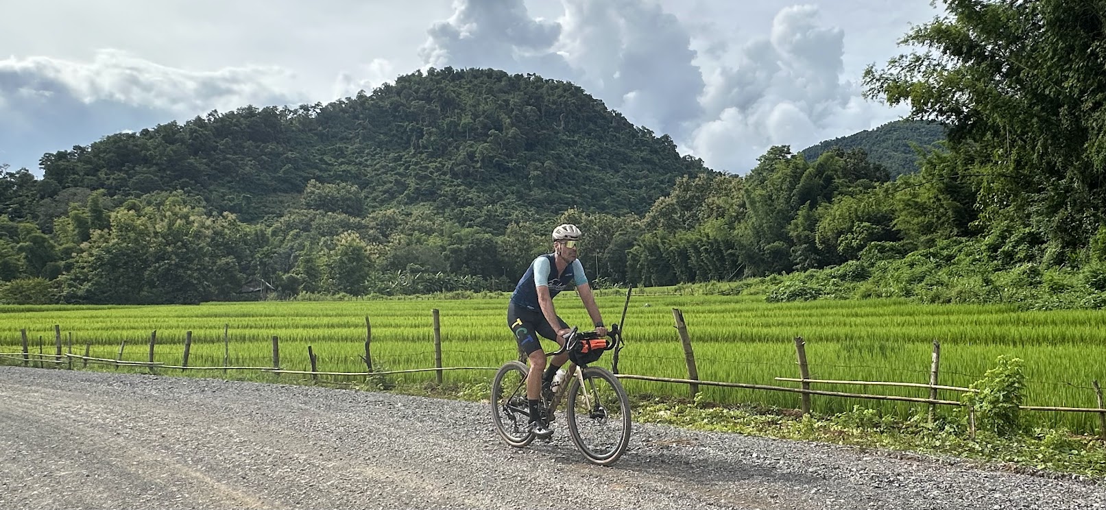 Gravelbike- und E-Gravelbike-Abenteuer in Luang Prabang, Laos, mit Thailand Cycle Tours